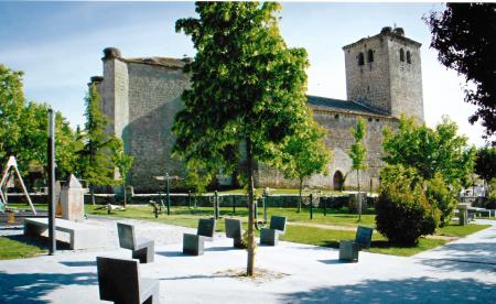 Parque municipal junto a Iglesia