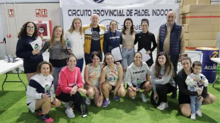 Imagen Vanesa Velasco, junto a Lorena García, empieza el Circuito Provincial de Pádel Indoor de la Diputación dando continuidad a su éxito de 2023